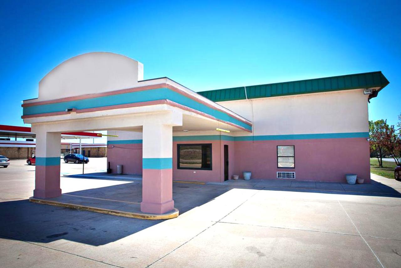 | Days Inn by Wyndham Park City Kansas