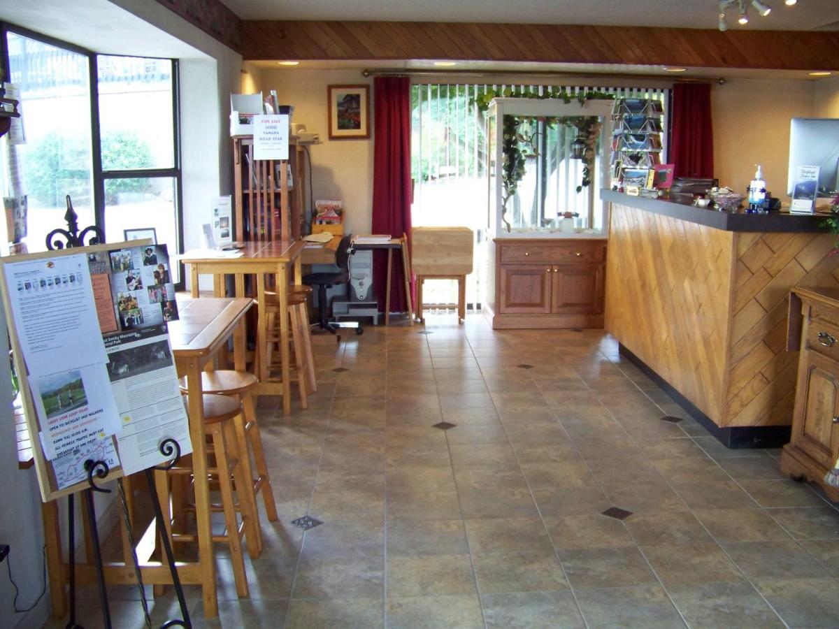 | Highland Manor Inn