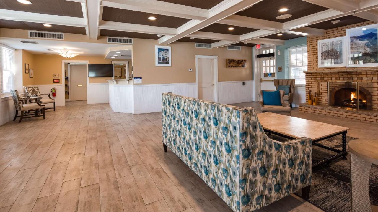 | Best Western Plus Plaza Hotel