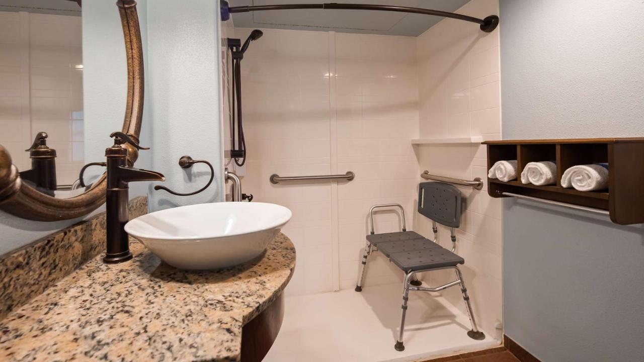 | Best Western Plus Plaza Hotel