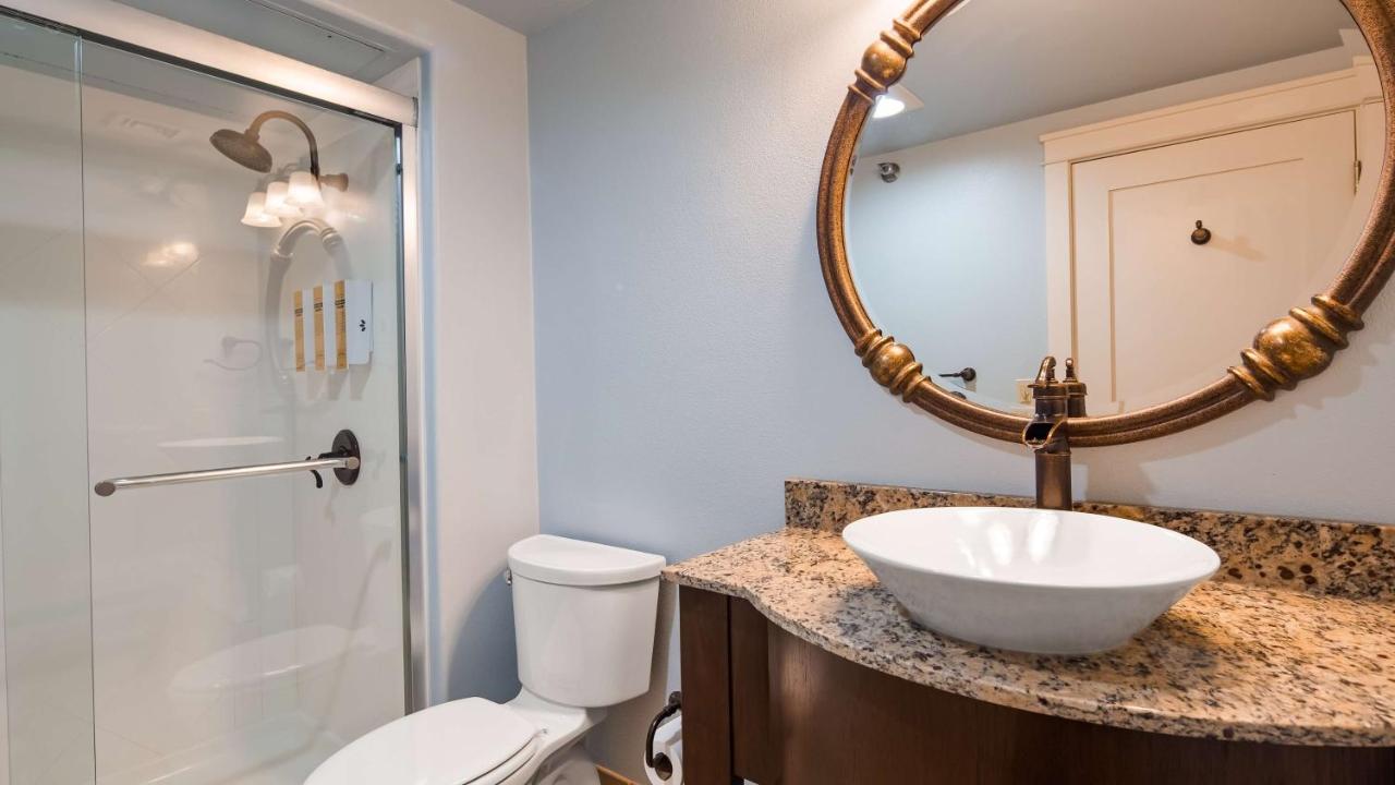 | Best Western Plus Plaza Hotel