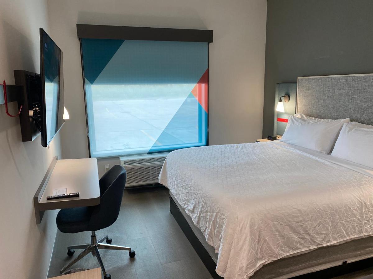 King Room at avid hotel Corpus Christi - Portland by IHG