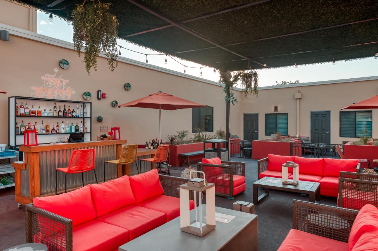 | Hotel Lexen Newhall & Santa Clarita - Near Six Flags Magic Mountain