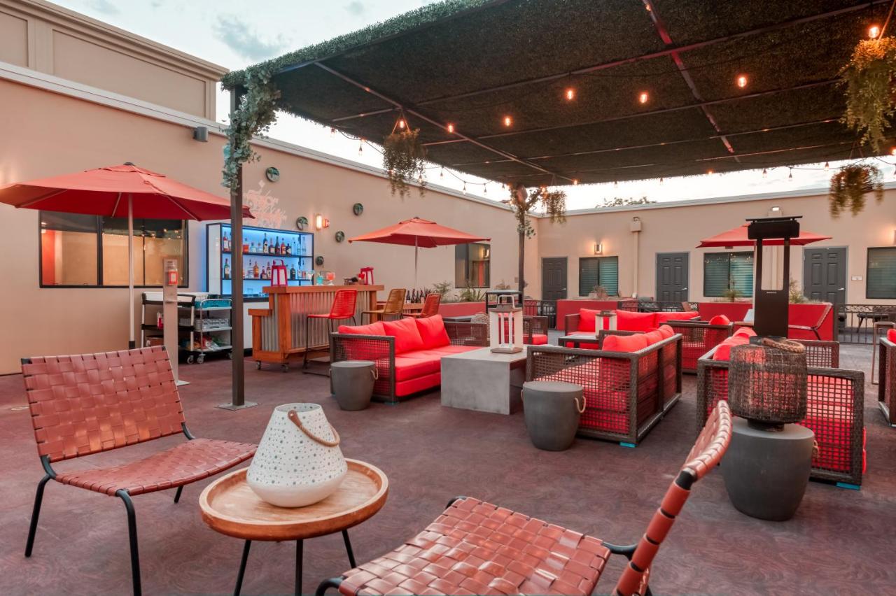 | Hotel Lexen Newhall & Santa Clarita - Near Six Flags Magic Mountain