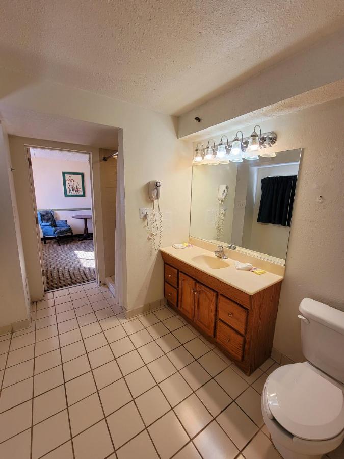 King Suite - Non-Smoking at Town Inn