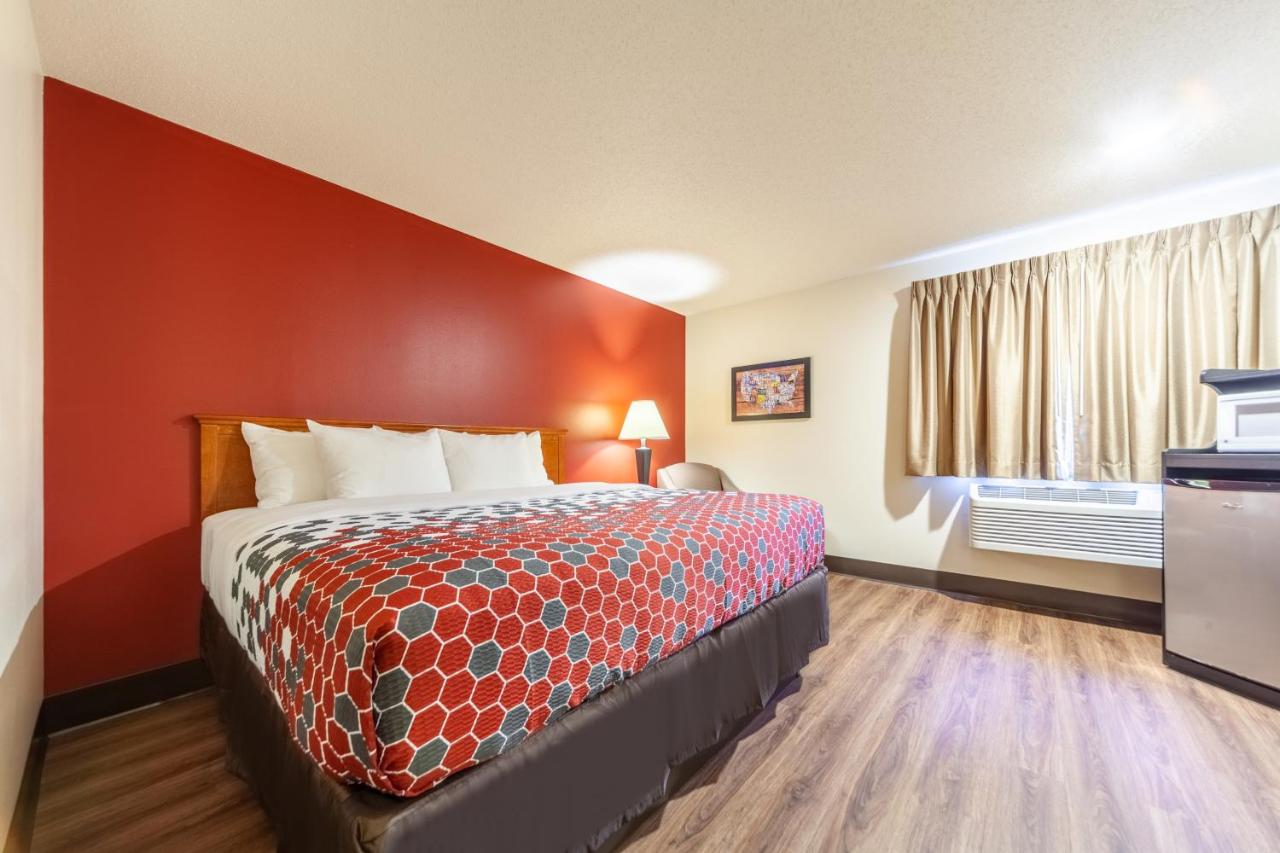 Upgrade King Room - Non Smoking at Econo Lodge Sioux Center