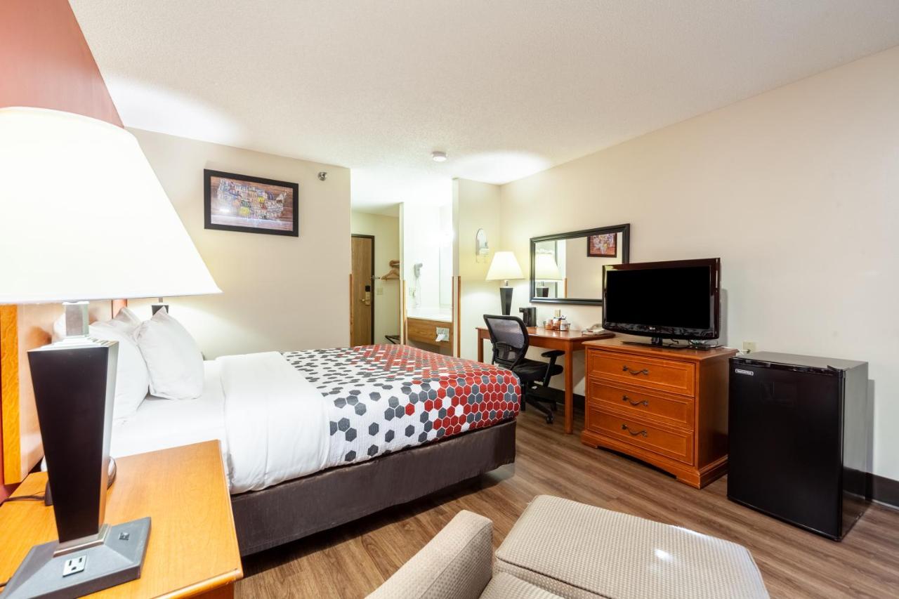 Standard Queen Room - Non Smoking at Econo Lodge Sioux Center