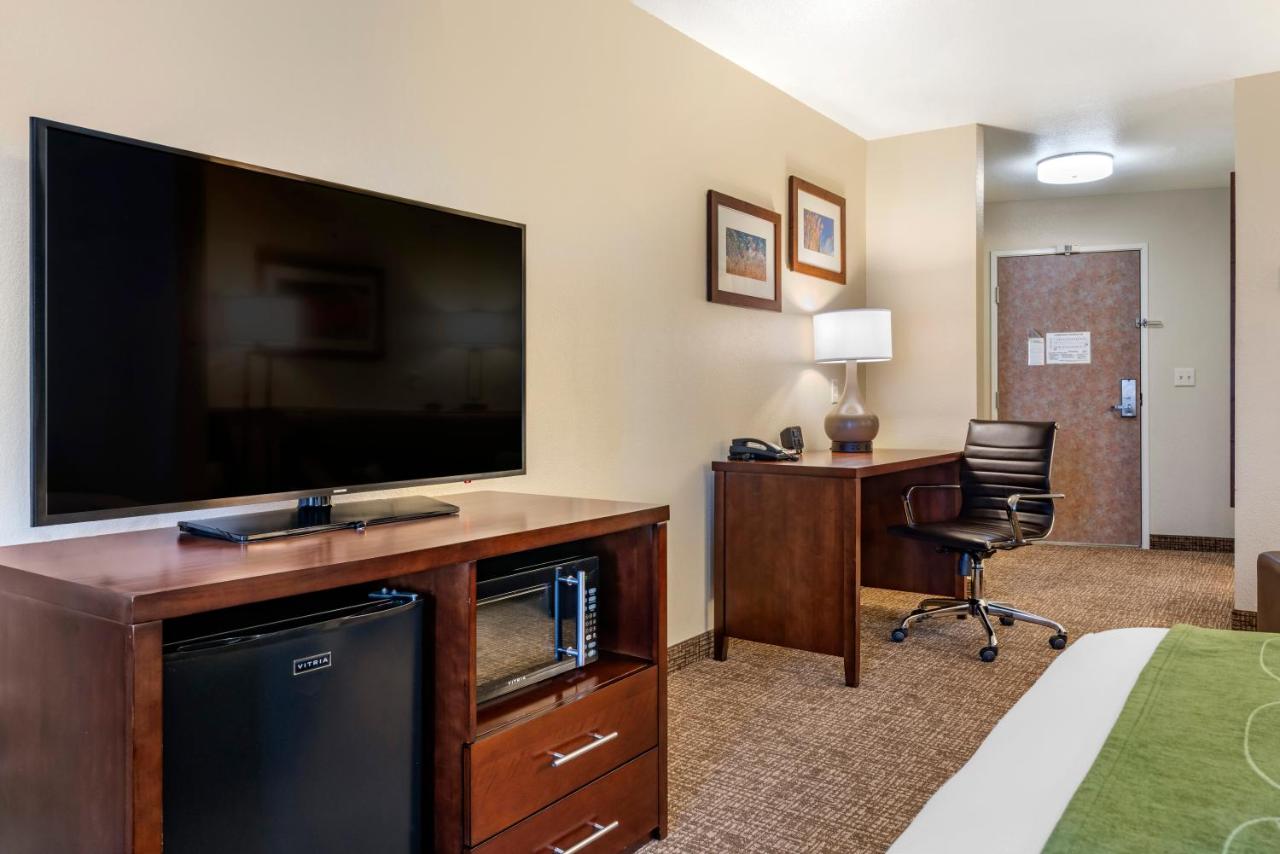 Junior Suite - Non-Smoking at Comfort Suites Fernley