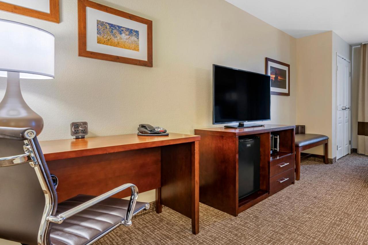 King Suite - Non-Smoking at Comfort Suites Fernley