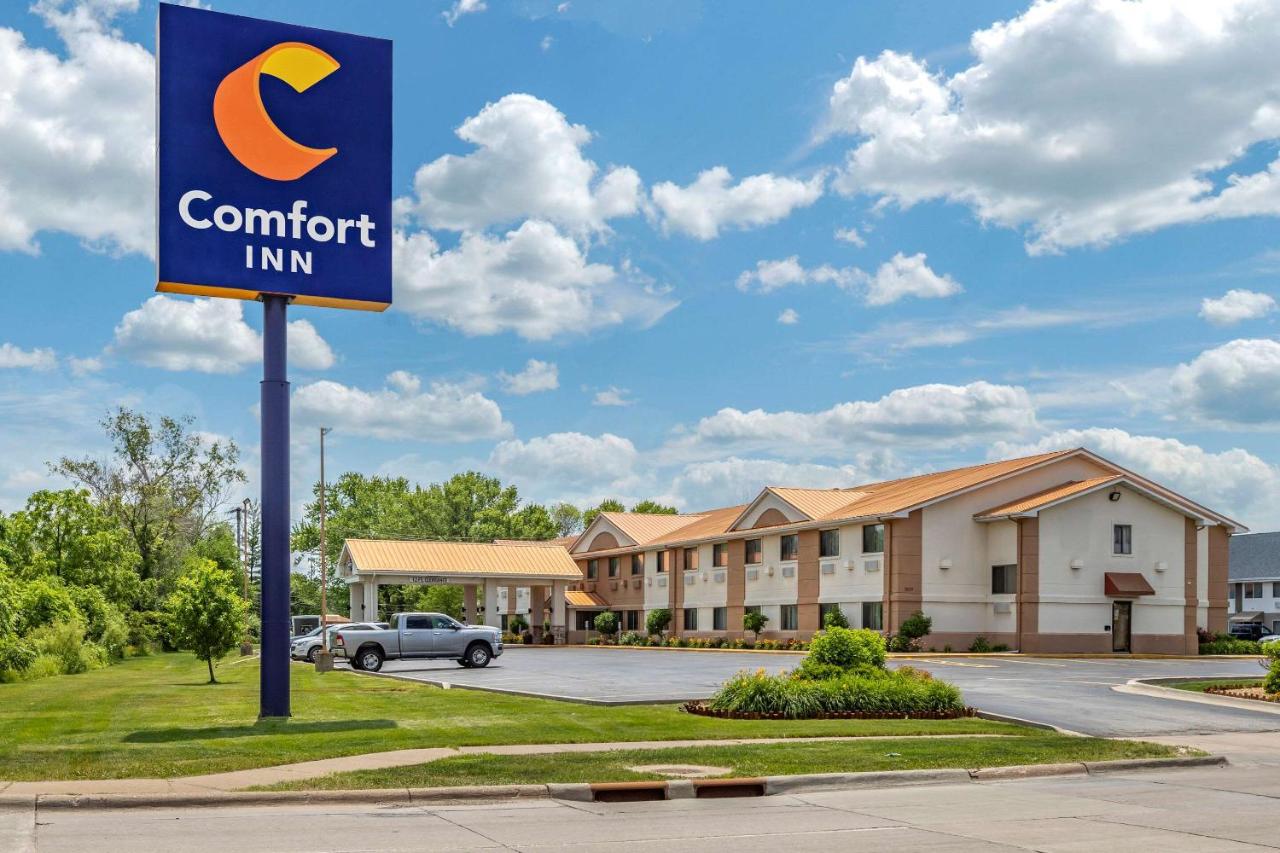 | Comfort Inn Moline - Quad Cities