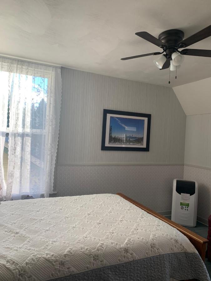 | Mount Shasta Ranch Bed and Breakfast