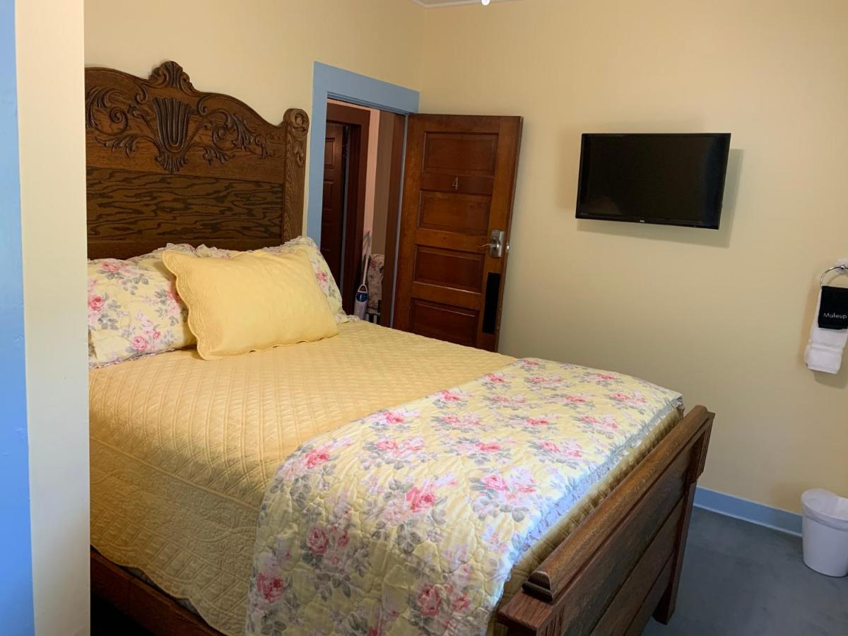 | Mount Shasta Ranch Bed and Breakfast
