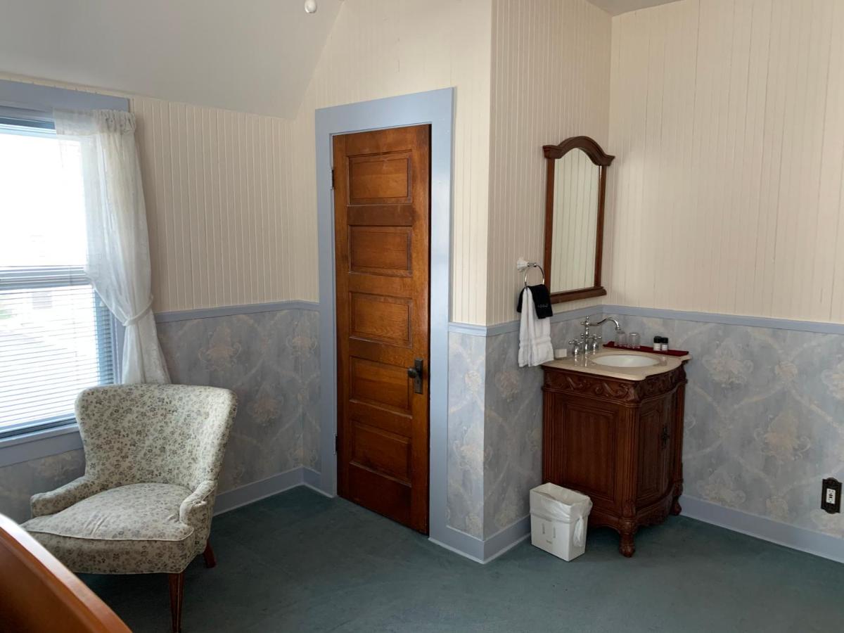 | Mount Shasta Ranch Bed and Breakfast
