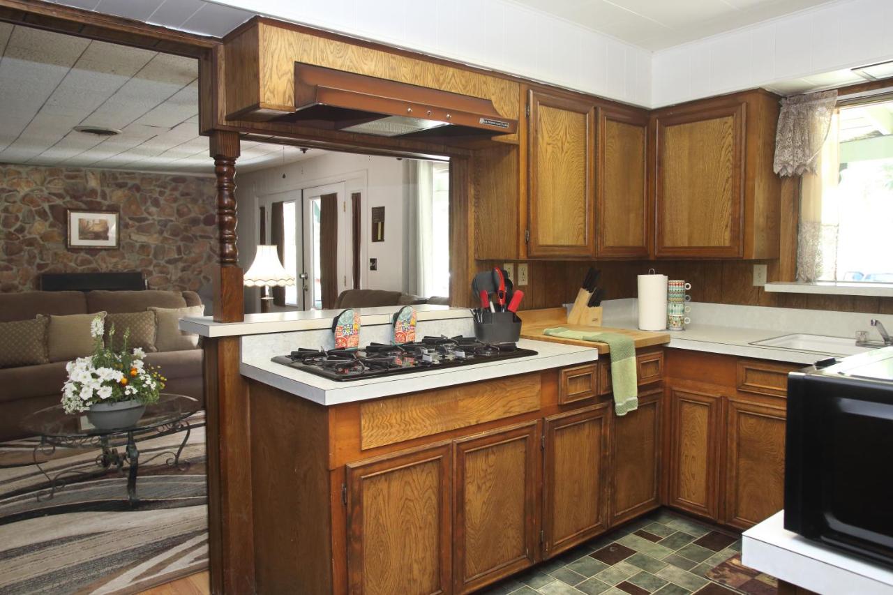 | Kern Riverview Inn