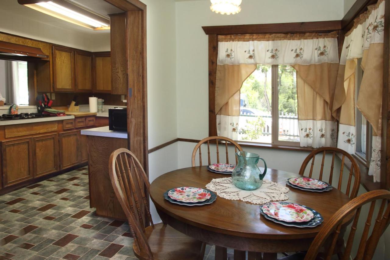 | Kern Riverview Inn