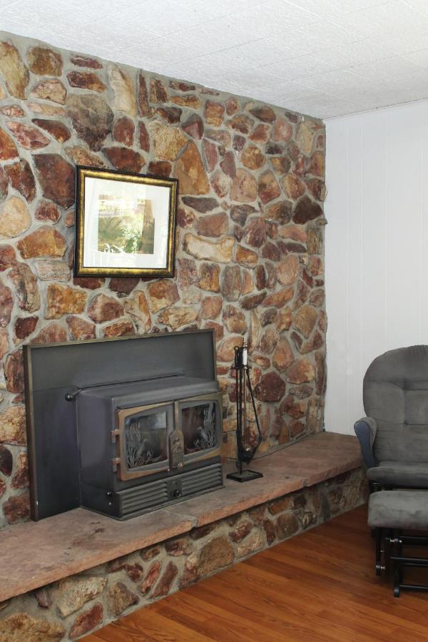 | Kern Riverview Inn