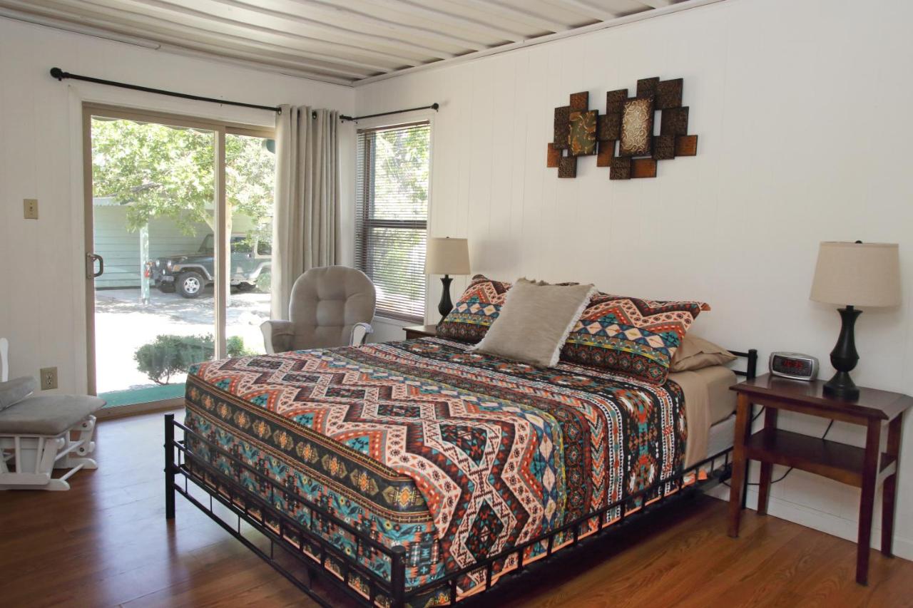 | Kern Riverview Inn