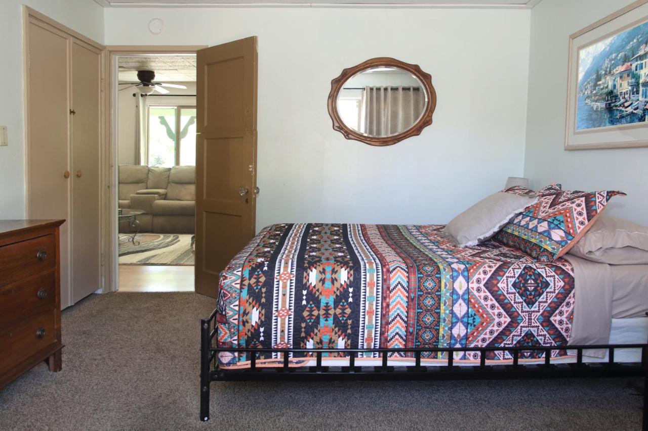 | Kern Riverview Inn