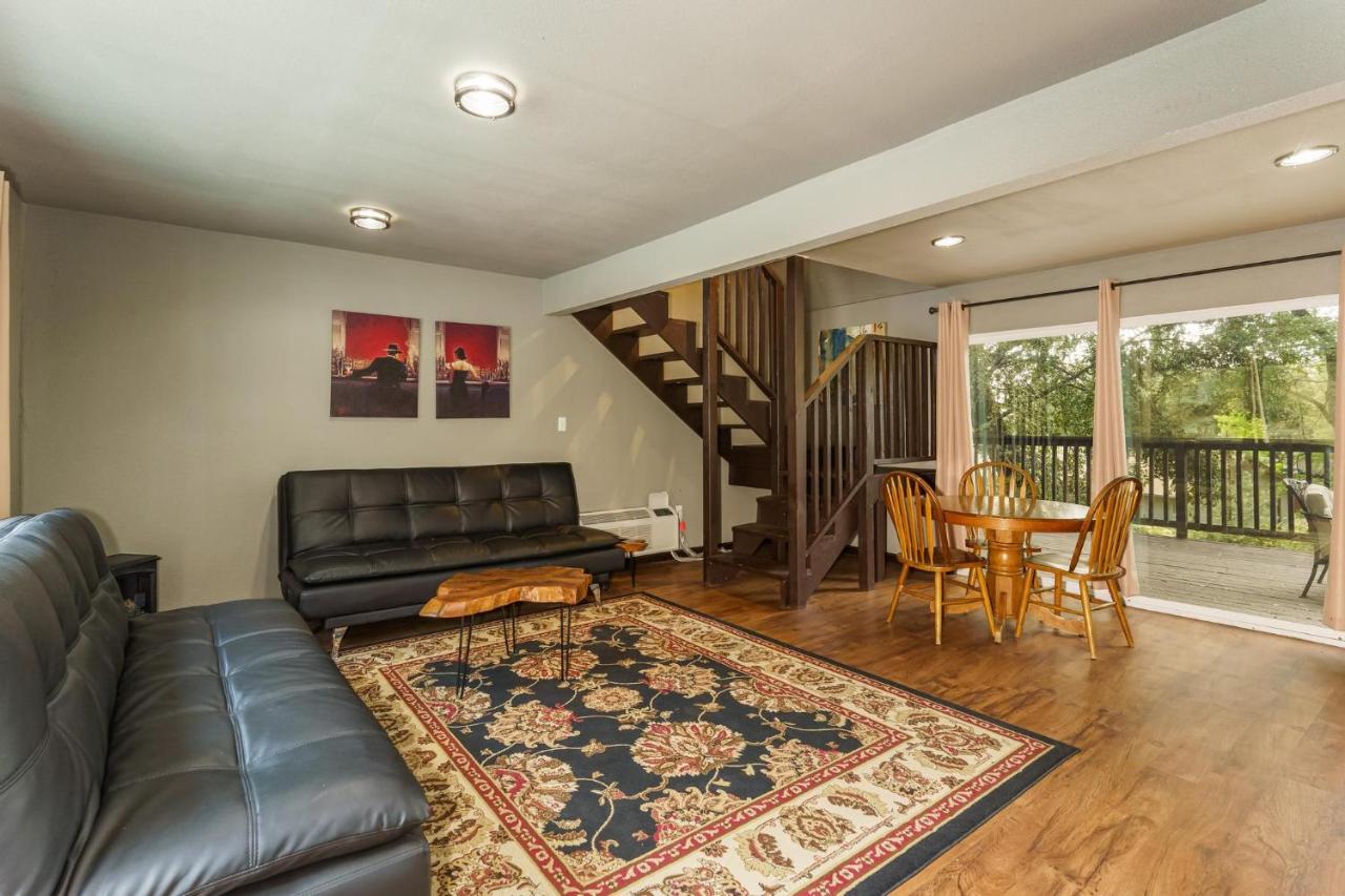 | Mountain Trail Lodge and Vacation Rentals