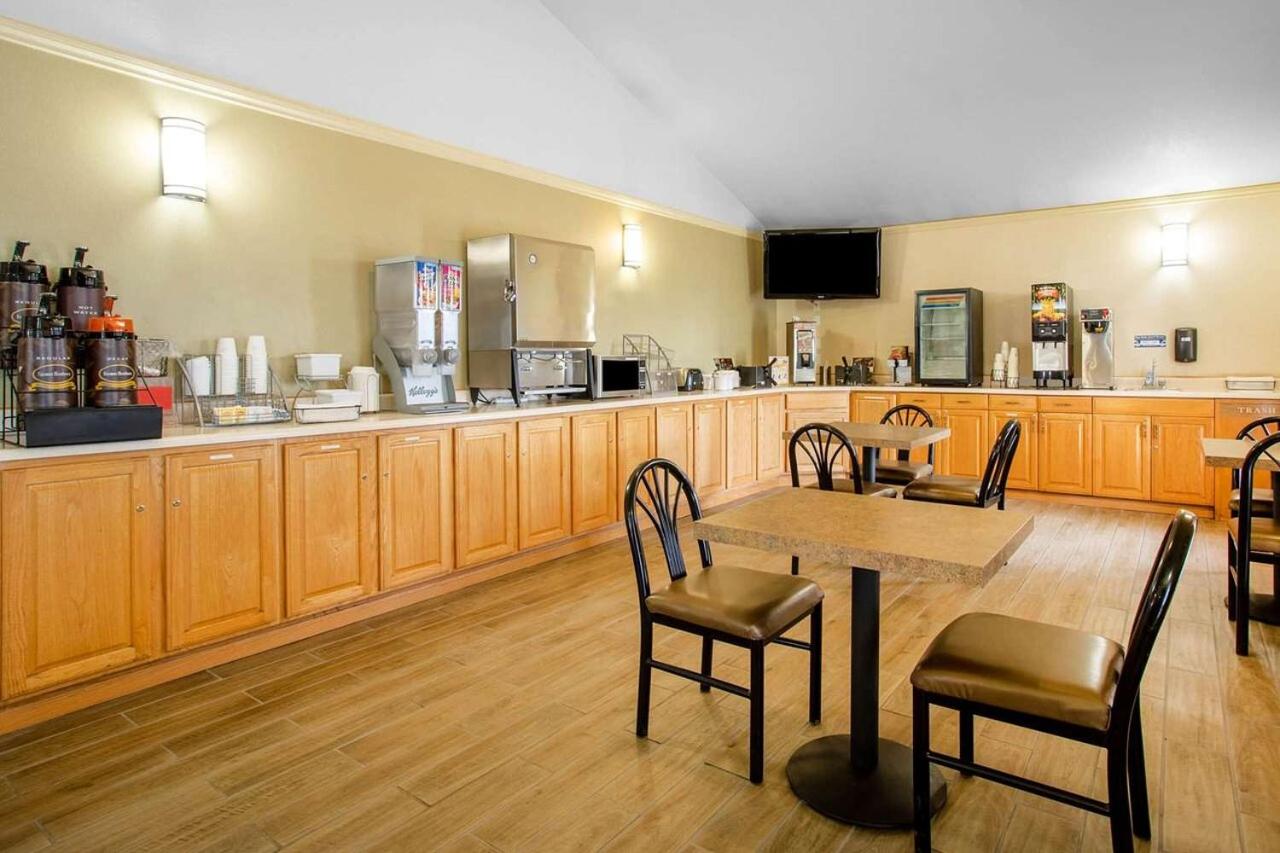 | Super 8 by Wyndham Cheyenne WY