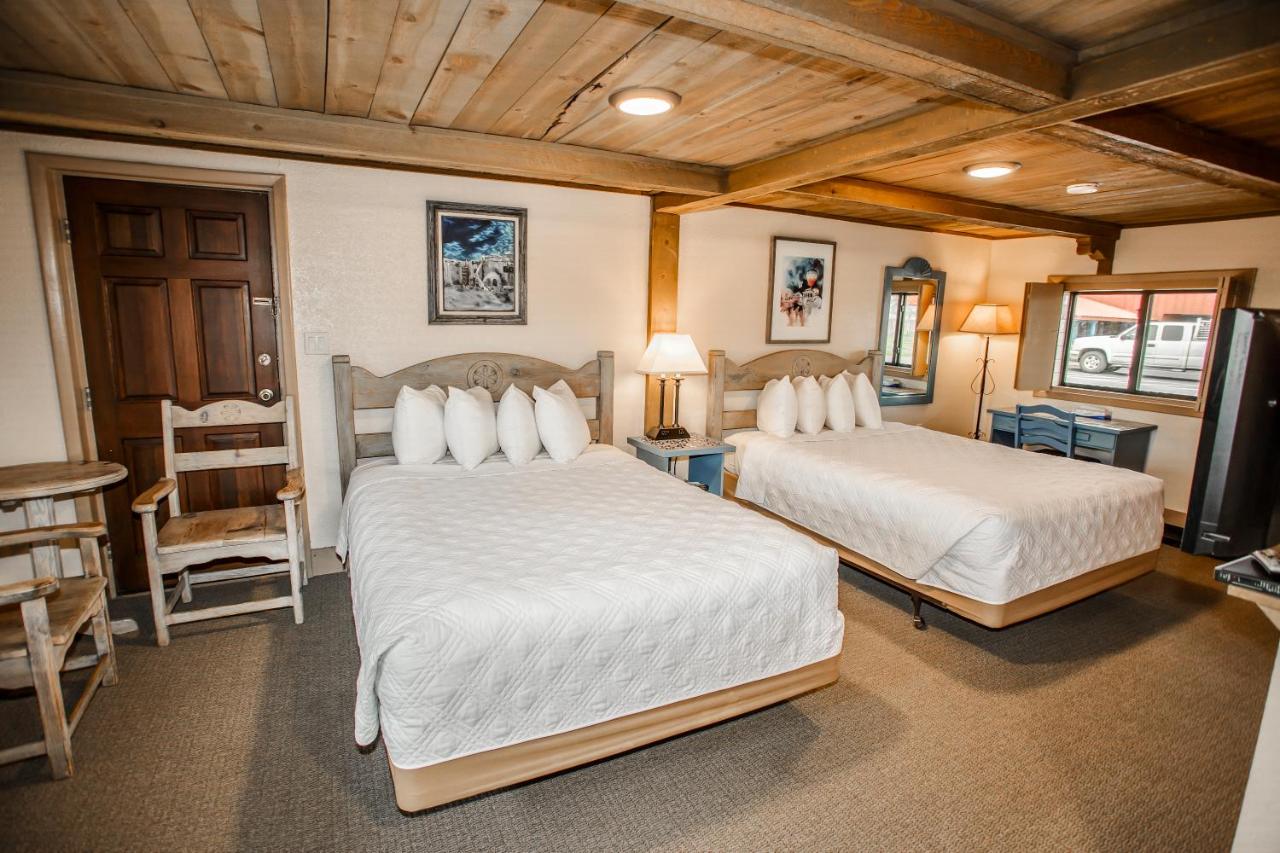 | Chama Trails Inn