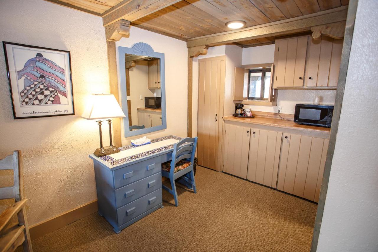 | Chama Trails Inn