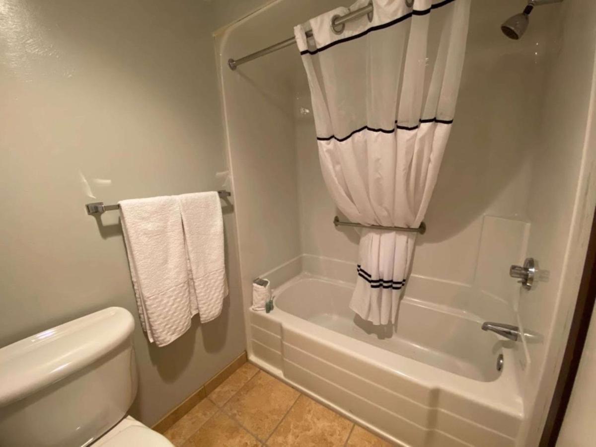 King Suite - Non-Smoking at Best Western Sheridan Center