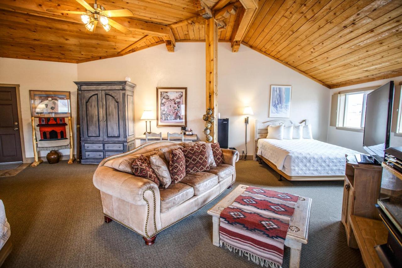| Chama Trails Inn