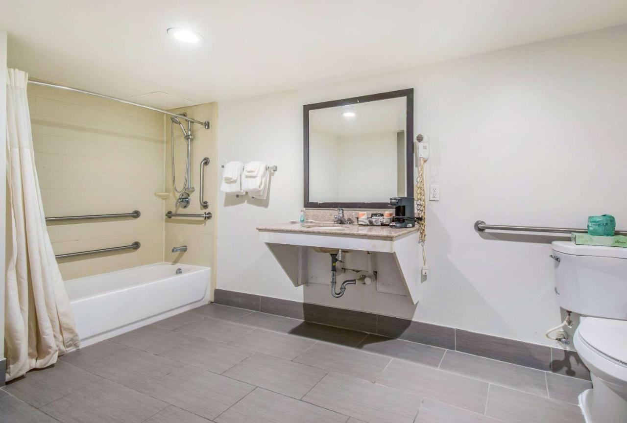| Quality Inn & Suites York