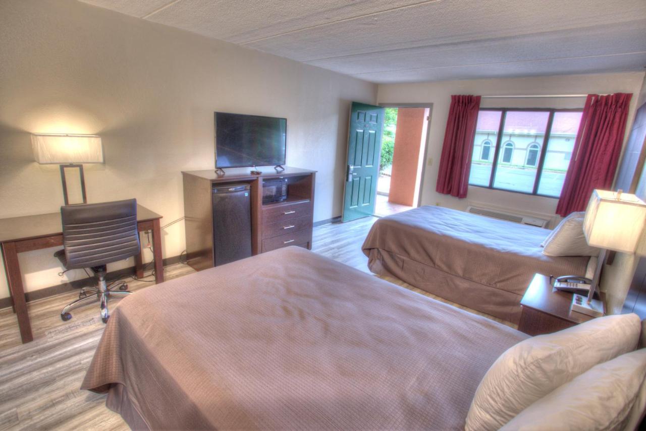 | Budgetel Inn and Suites Plus Helen