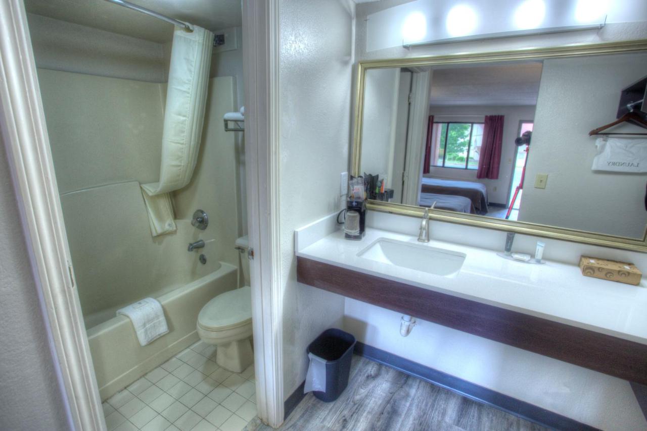| Budgetel Inn and Suites Plus Helen