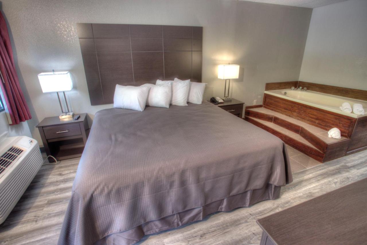 | Budgetel Inn and Suites Plus Helen