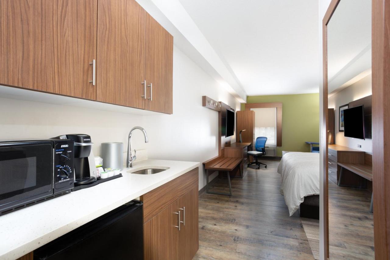 King Suite - Non-Smoking at Holiday Inn Express Hotel & Suites Morehead Cty by IHG