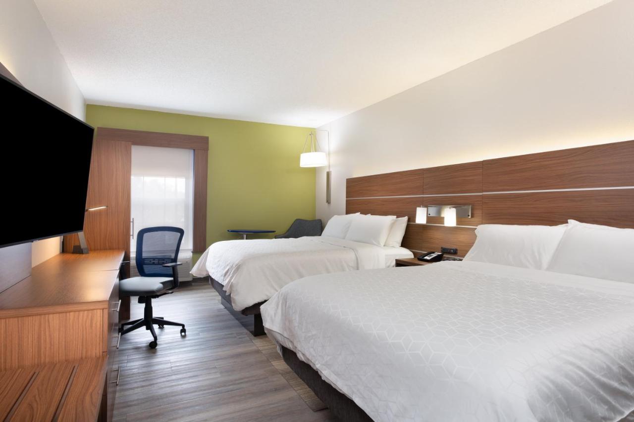 Queen Room with Two Queen Beds - Non-Smoking at Holiday Inn Express Hotel & Suites Morehead Cty by IHG