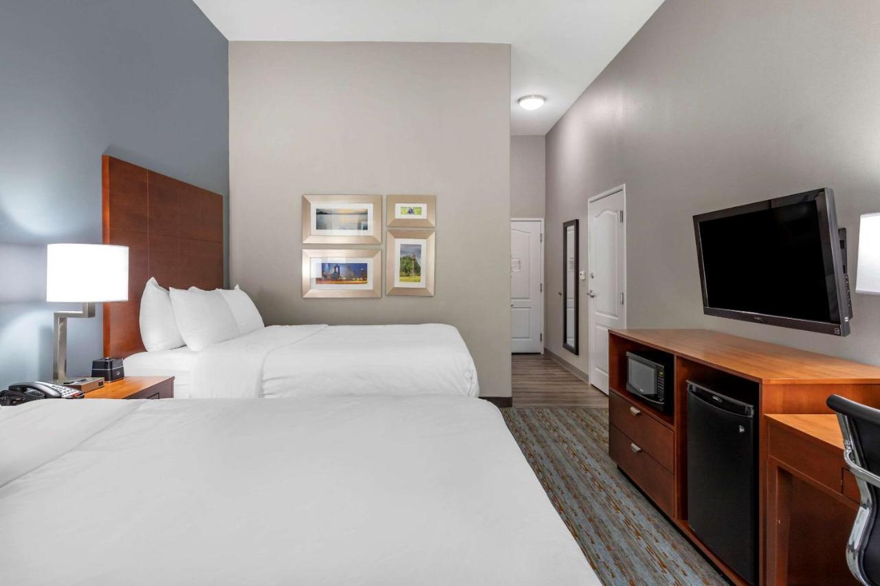 Queen Room with Two Queen Beds - Accessible/Non-Smoking at Comfort Inn & Suites Cleveland TX
