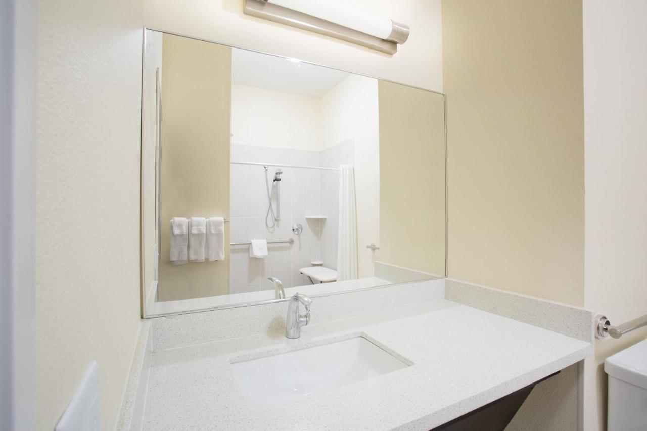 Queen Studio - Disability Access at Candlewood Suites Longmont, an IHG Hotel