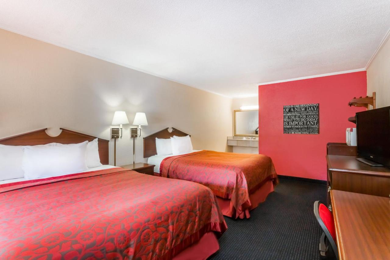 | The Inn At Plantation