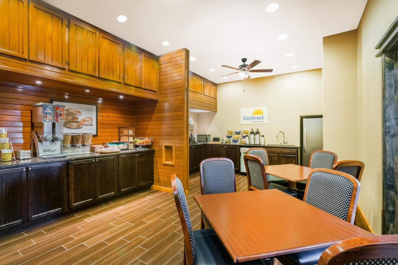  | The Inn At Plantation
