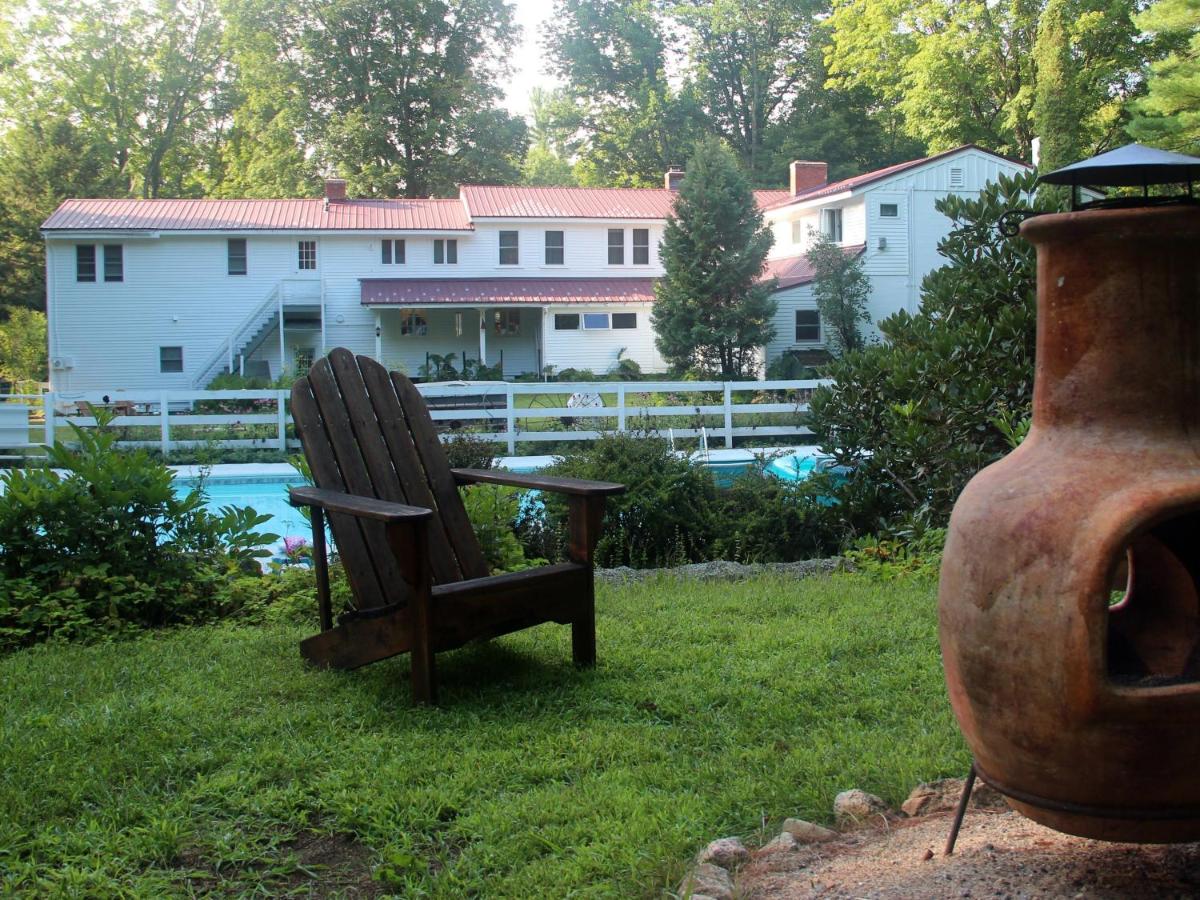 | Buttonwood Inn on Mount Surprise