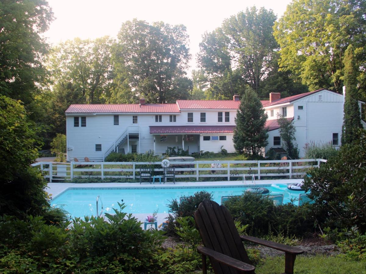 | Buttonwood Inn on Mount Surprise