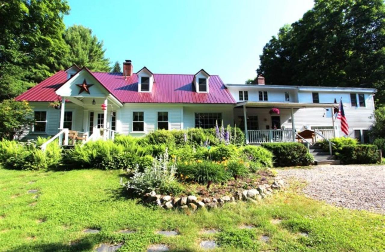 | Buttonwood Inn on Mount Surprise