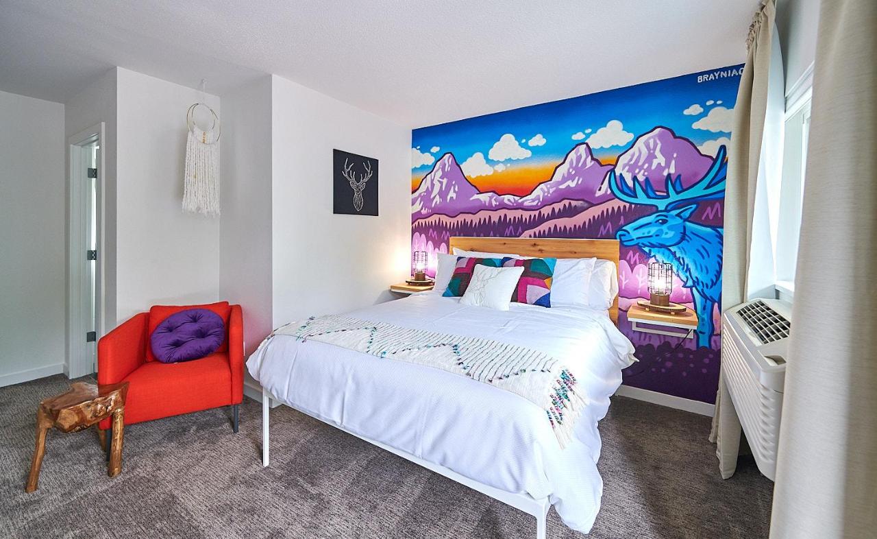  | Kenton Hotel