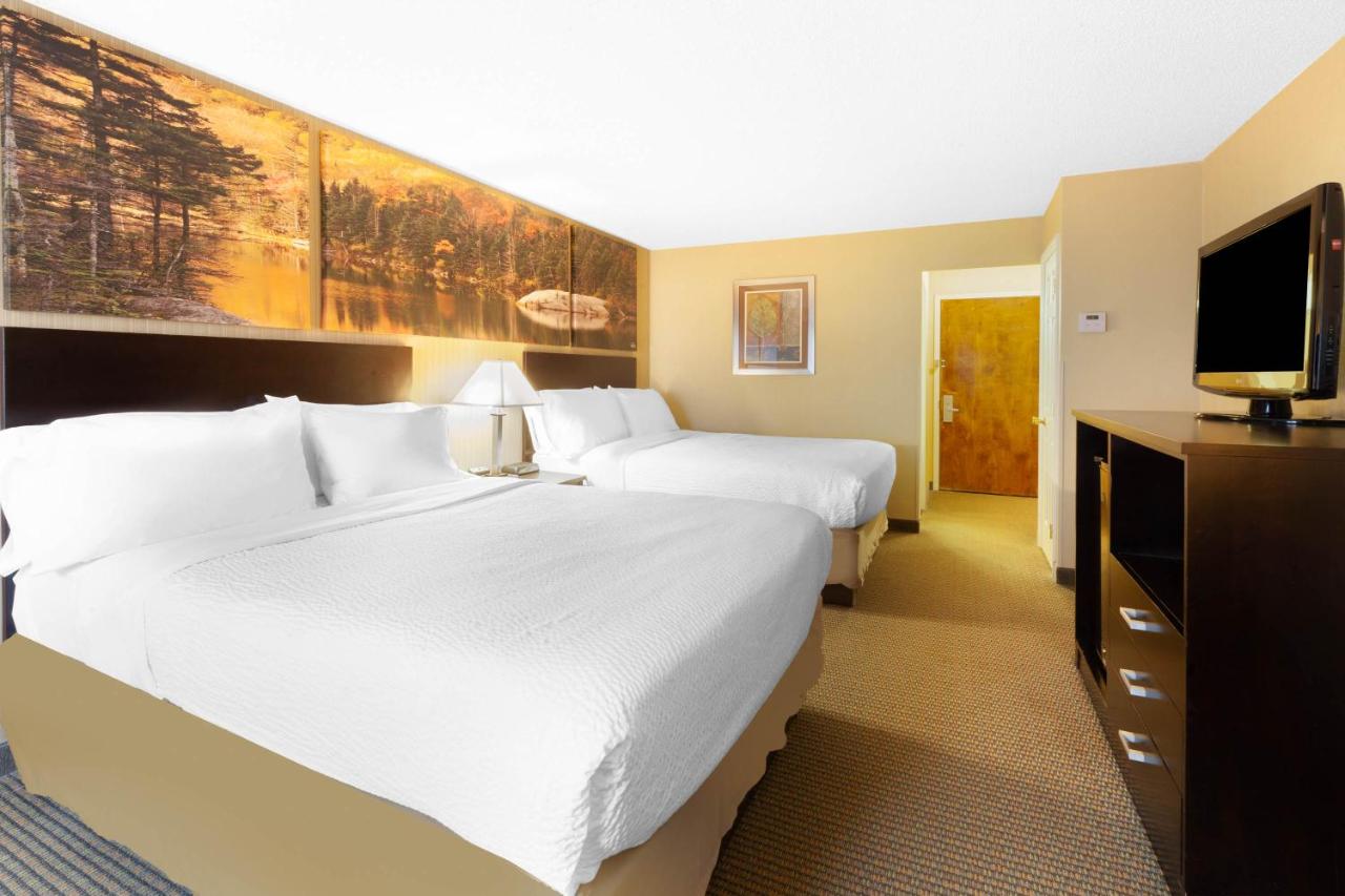 Queen Room with Two Queen Beds - Non-Smoking at Days Inn by Wyndham Plattsburgh