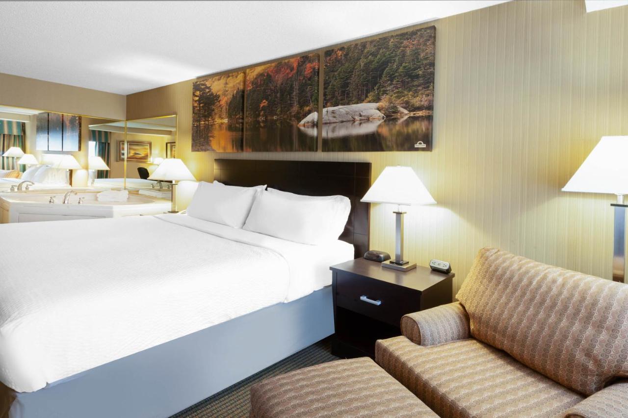Deluxe King Room - Non-Smoking at Days Inn by Wyndham Plattsburgh