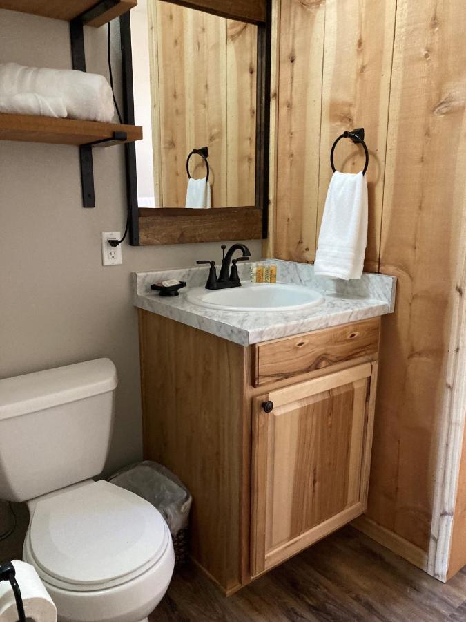 | Lake Almanor Lodge
