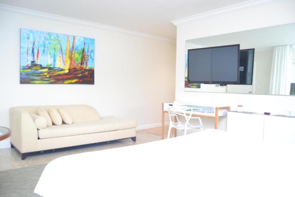 | Victoria Park Hotel
