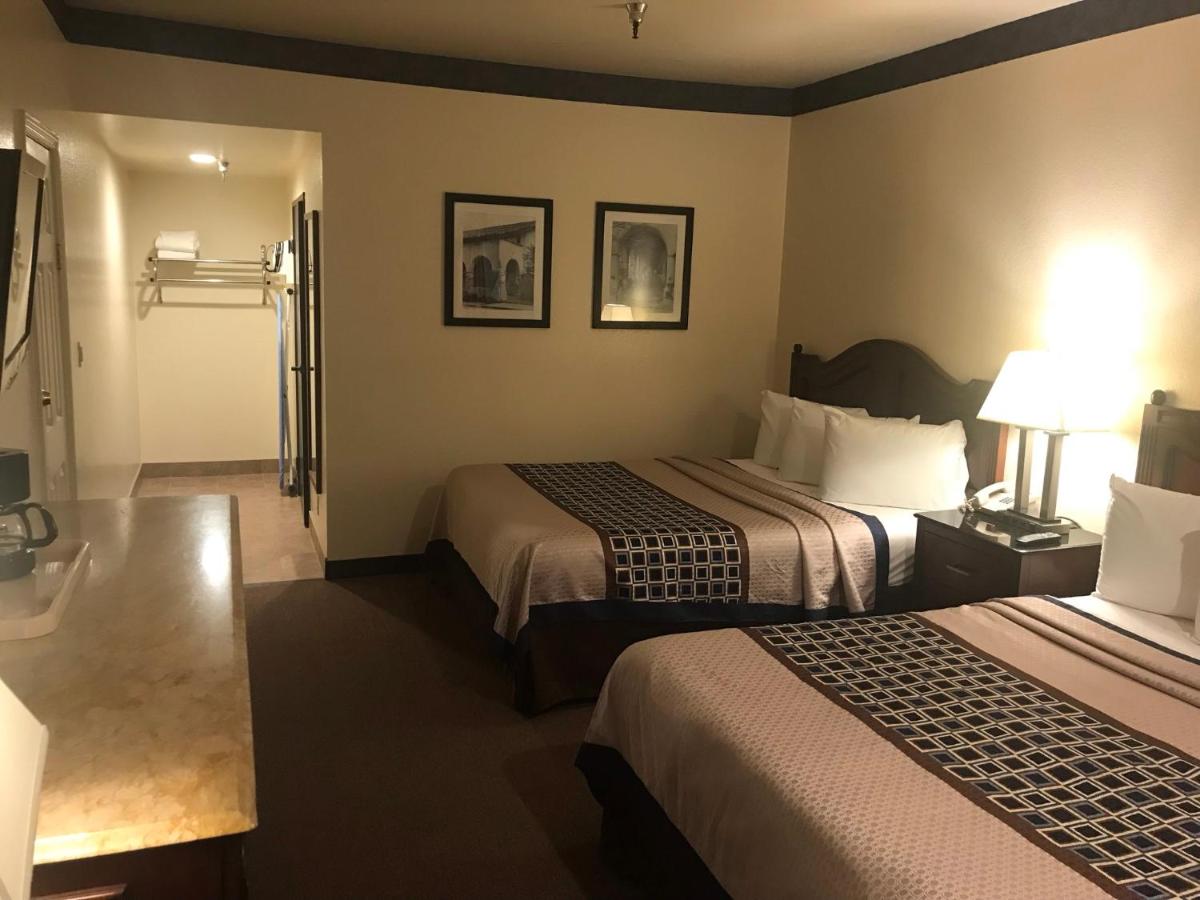 Family Room at Oakridge Inn