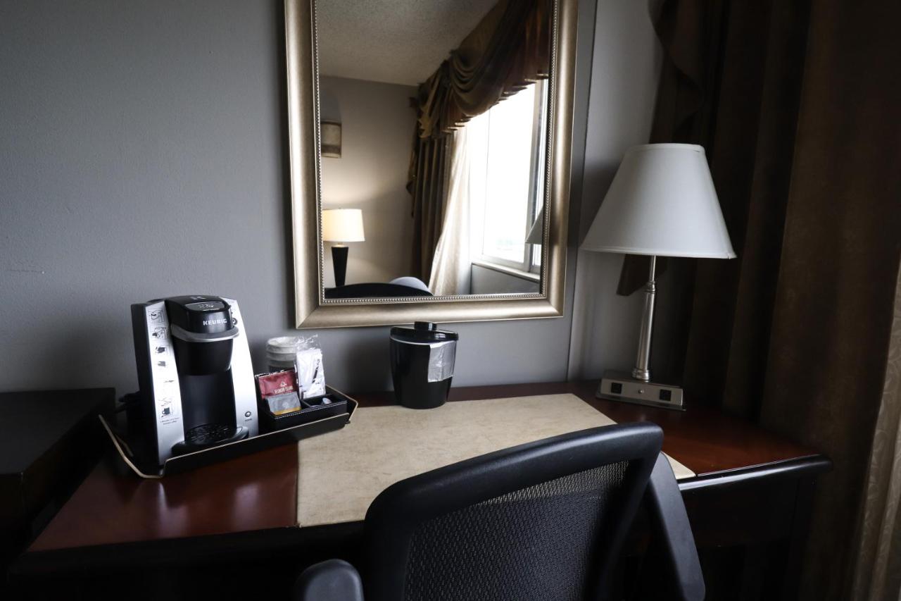 Executive King Room - Non-Smoking at Wyndham Houston near NRG Park/Medical Center