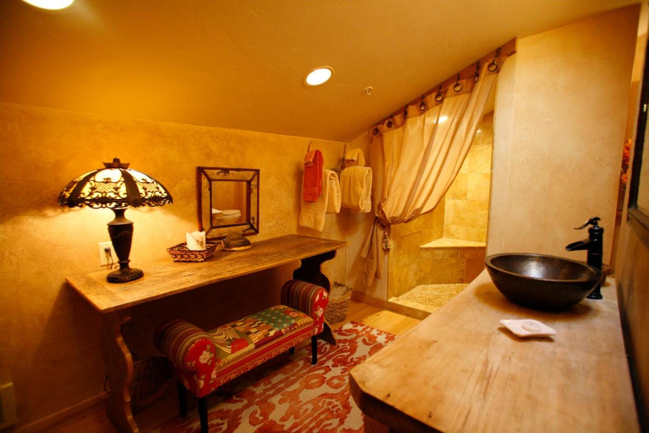 | Swan River Inn
