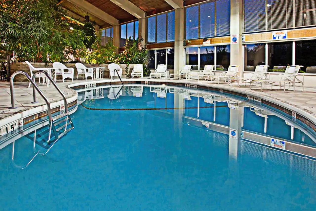 | Days Inn by Wyndham Warren